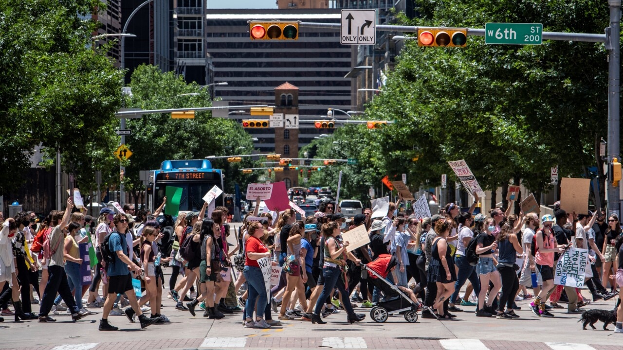 Thousands protest Texas abortion laws