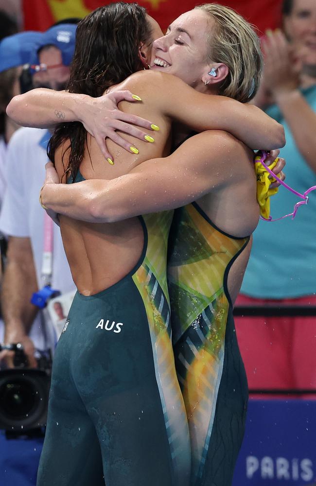 Ariarne Titmus and Brianna Throssell celebrate their gold medal win. Picture: Adam Head