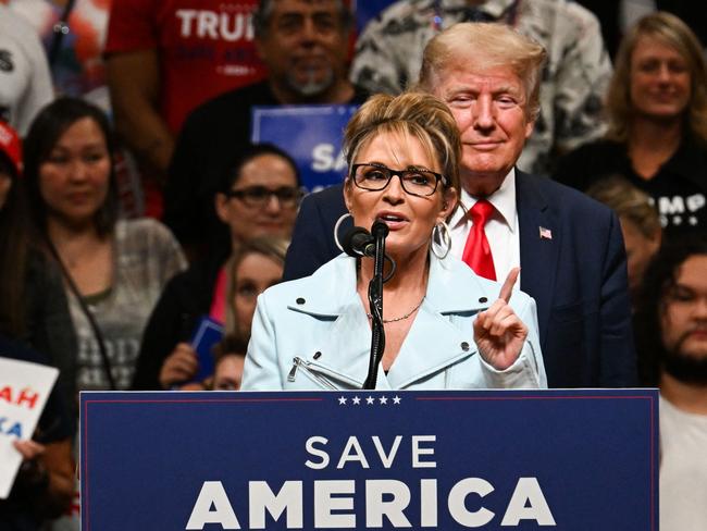 (FILES) In this file photo taken on July 09, 2022 House of Representatives candidate, Sarah Palin (L) speaks alongside former US President Donald Trump during a "Save America" rally in Anchorage, Alaska. - Former Alaska governor Sarah Palin on August 31, 2022 lost her bid to fill the state's vacant seat in the US House of Representatives. (Photo by Patrick T. FALLON / AFP)