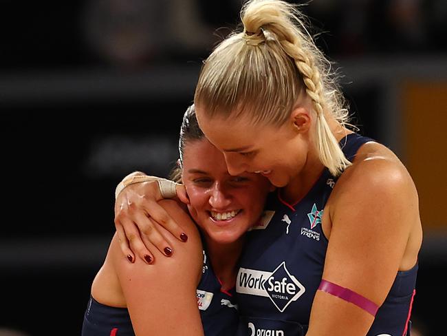 MELBOURNE, AUSTRALIA - JULY 27: Kate Eddy of the Vixens and Rudi Ellis of the Vixens celebrate victory in the Super Netball Preliminary Final match between Melbourne Vixens and West Coast Fever at John Cain Arena on July 27, 2024 in Melbourne, Australia. (Photo by Graham Denholm/Getty Images)