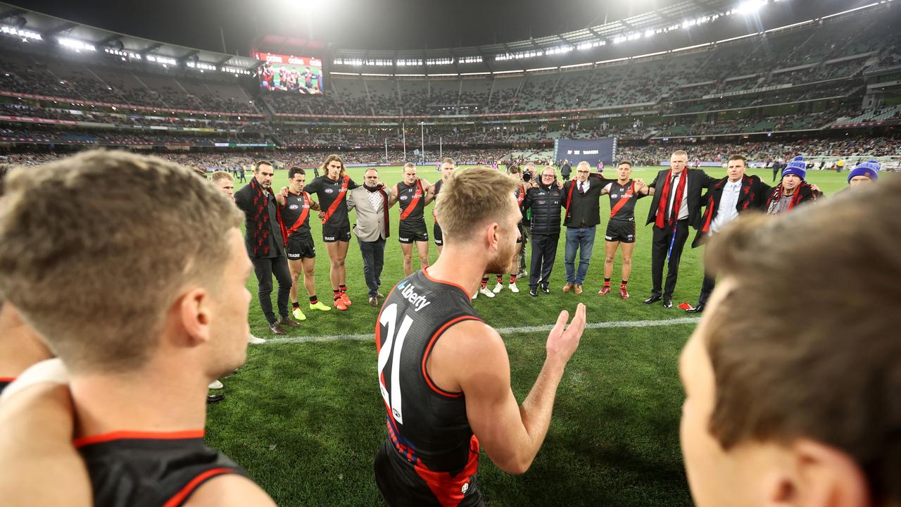 Dyson Heppell addresses current and former Bombers players. Picture: Robert Cianflone