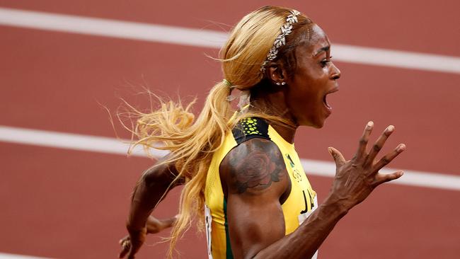 Elaine Thompson-Herah: For her 100m final win, the fastest woman in the world decided gold was best but ...Take two ... to collect her medal and run in the 200m heats on Monday, Thompson-Herah opted for the natural brunette look