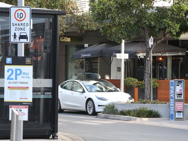 Signage at the entrance to Oracle Boulevard in Broadbeach. Picture: Glenn Hampson.