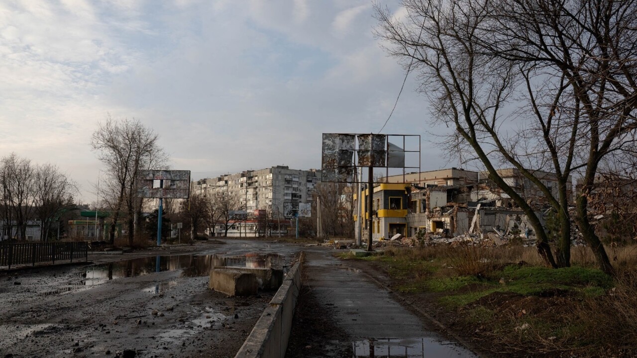 Civilians flee as Russians encircle Ukrainian city of Bakhmut