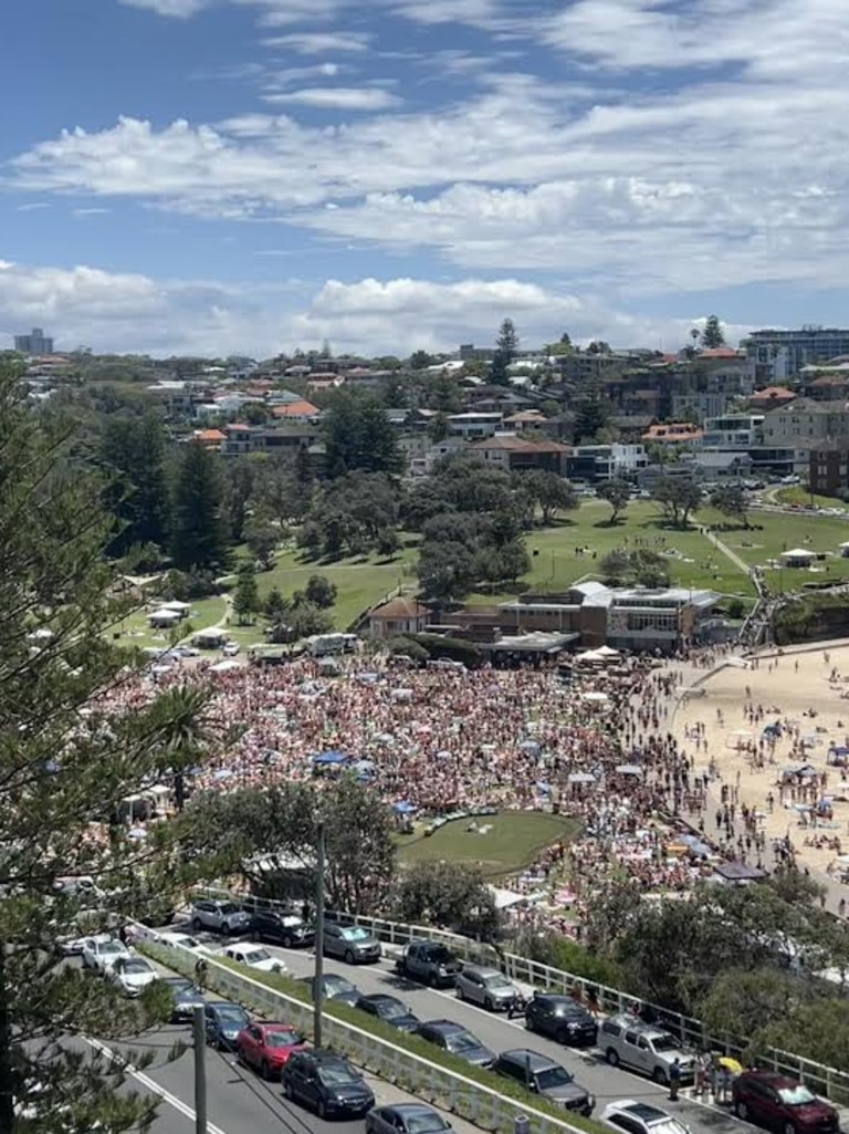 Bronte beach on Sydney’s eastern suburbs packed on Christmas day news