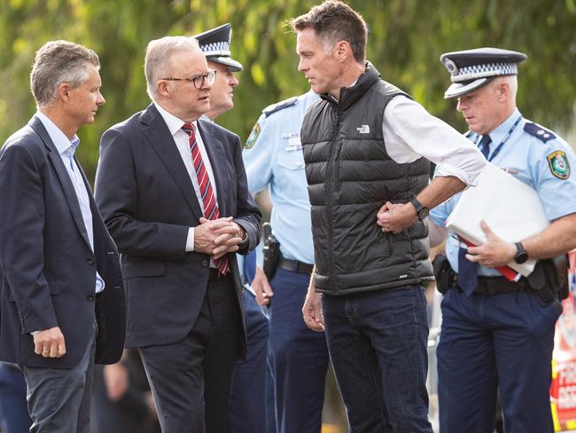 SYDNEY, AUSTRALIA. NewsWire Photos. JANUARY 21, 2025. The Prime Minister, Anthony Albanese and NSW Premier Chris Minns visit the childcare centre in Maroubra that was firebombed last night in what was an anti-semitic attack. Picture: NewsWire/ Julian Andrews