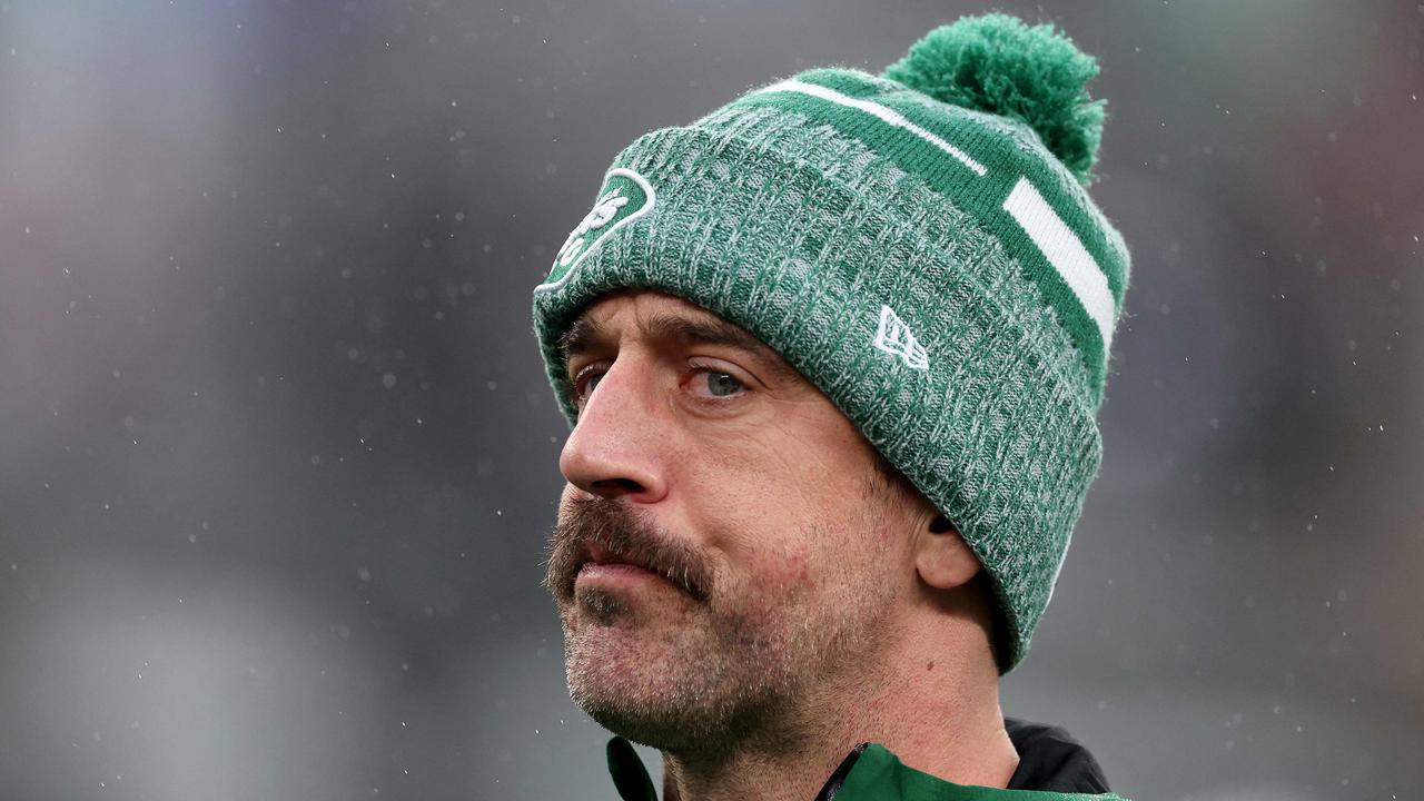 EAST RUTHERFORD, NEW JERSEY - DECEMBER 03: Aaron Rodgers #8 of the New York Jets looks on during warm ups prior to the game against the Atlanta Falcons at MetLife Stadium on December 03, 2023 in East Rutherford, New Jersey. Al Bello/Getty Images/AFP (Photo by AL BELLO / GETTY IMAGES NORTH AMERICA / Getty Images via AFP)