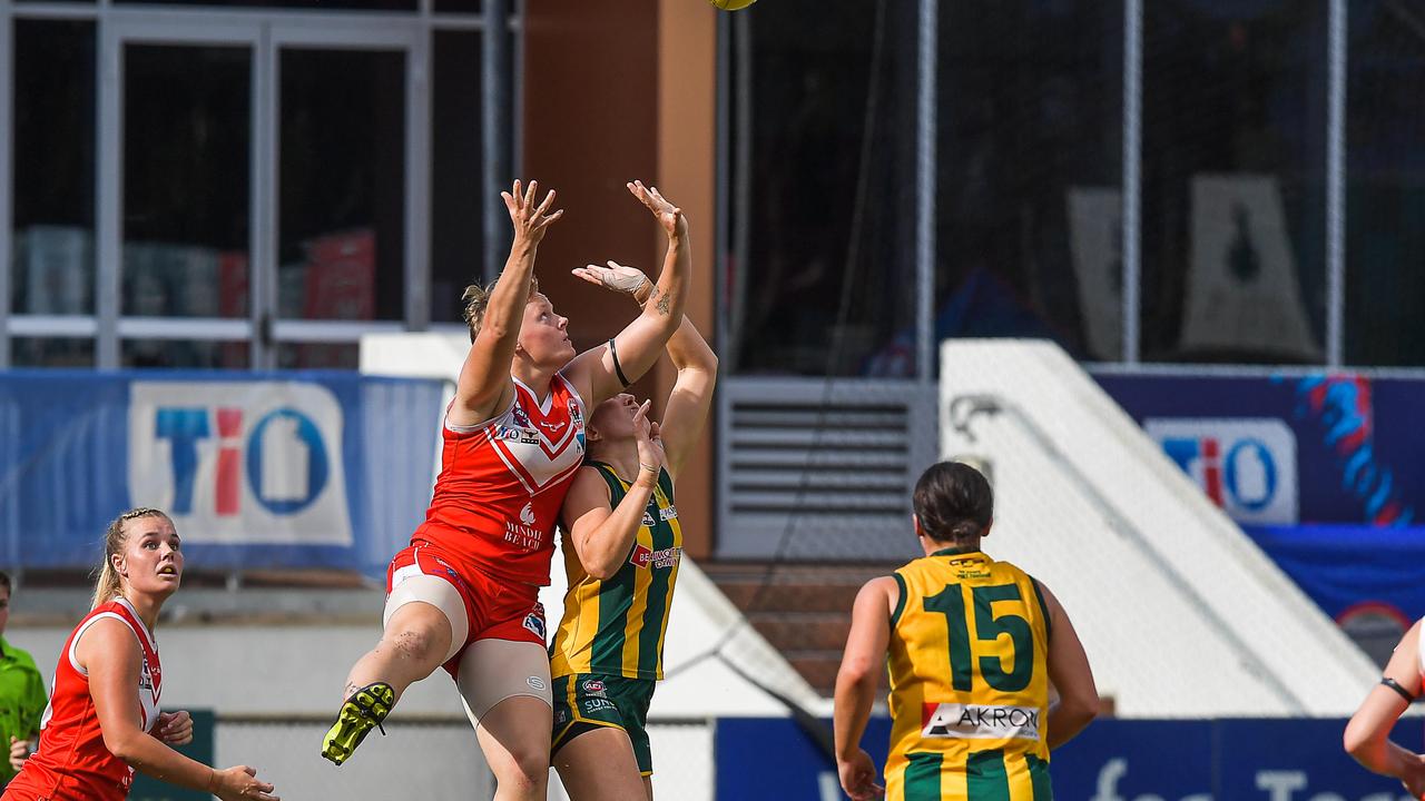 Waratah vs PINT in the 2022-23 NTFL womenÃ&#149;s grand final. Picture: PEMA TAMANG Pakhrin