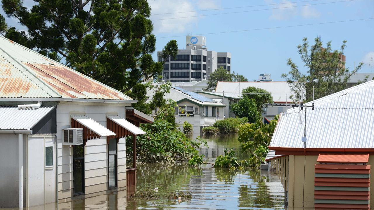 News Courier Mail 30.1.2013, Bundaberg Flood, George St. Photo Paul Beutel