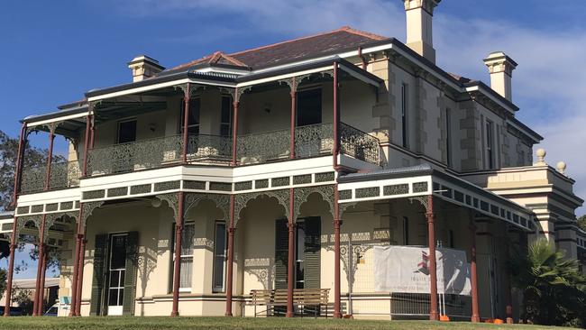 The elegant Dunmore House will be surrounded by architecture of a different kind if the planning proposal gets the green light.