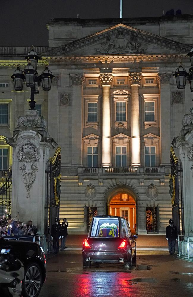 The Royal Hearse carrying the coffin of Queen Elizabeth II arrives at Buckingham Palace. Picture: Gareth Fuller - WPA Pool/Getty Images