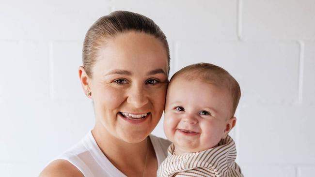 Barty and her Son Hayden pose for Bonds BabySearch. Image: Supplied