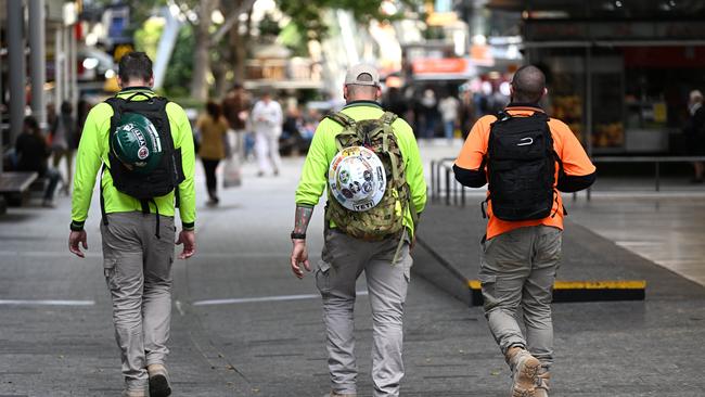Aussies workers now believe they will need to work until their late 70s. Picture: NewsWire / Dan Peled