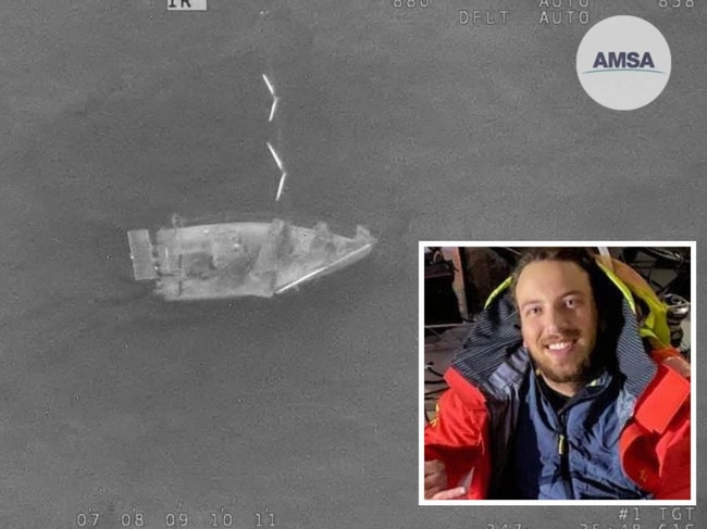 Fears as sailor stuck in ‘extreme’ weather