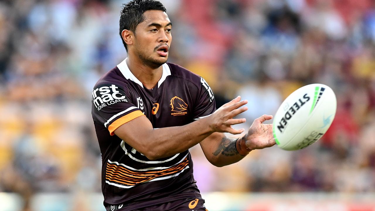 BRISBANE, AUSTRALIA - MARCH 27: Anthony Milford of the Broncos passes the ball during the round three NRL match between the Brisbane Broncos and the Canterbury Bulldogs at Suncorp Stadium on March 27, 2021, in Brisbane, Australia. (Photo by Bradley Kanaris/Getty Images)