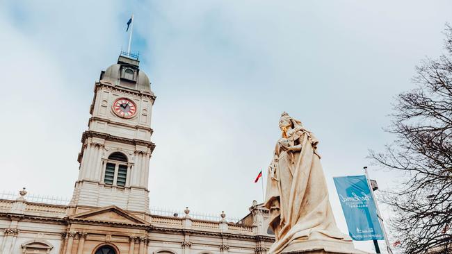 Ballarat Landmark IconsBallarat Town HallBallarat statuesPhoto by Chloe Smith  Photo by Chloe Smith.