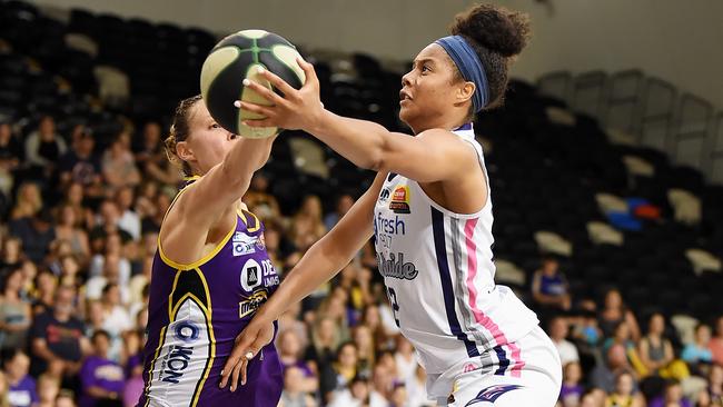 Nia Coffey drives against the Melbourne Boomers. Picture: Lawrence Pinder