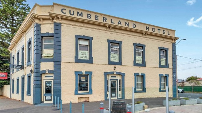 The Cumberland Hotel at Glanville.