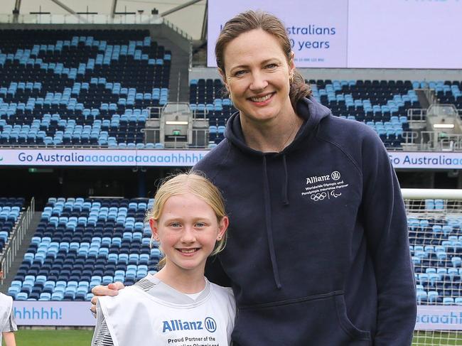 SYDNEY, AUSTRALIA : Newswire Photos- JULY 09 2024: Olympian Cate Campbell and Ashleigh pose for a photo as the local youth sports teams play at Allianz Stadium and experience the support of the nation behind them like never before. Picture: Newswire  / Gaye Gerard