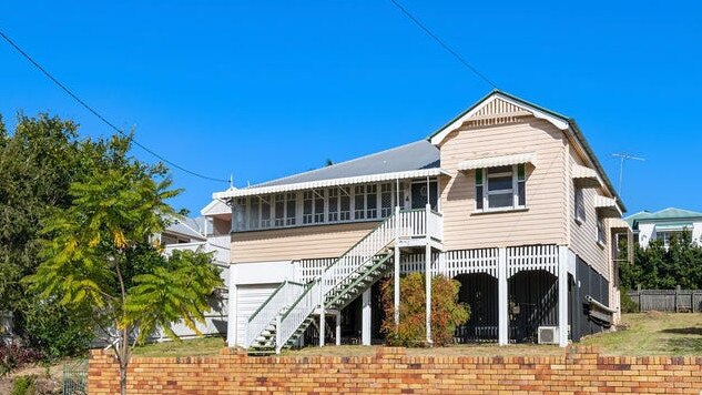 26-28 Parry St, Bulimba goes to auction at 4pm