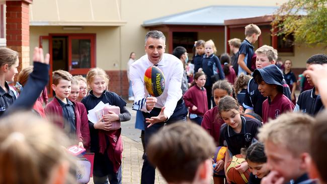 South Australian Premier Peter Malinauskas with kids at Colonel Light Gardens Primary School. Picture: NCA NewsWire / Kelly Barnes