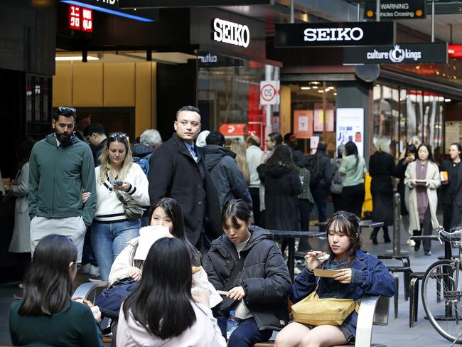 SYDNEY, AUSTRALIA - NewsWire Photos AUGUST 6, 2024: Lunchtime crowds in George Street,  Sydney.    RBA to release its quarterly assessment of current economic and financial conditions as well as the outlook that the Reserve Bank Board considers in making its interest rate decisions. Picture: NewsWire / John Appleyard