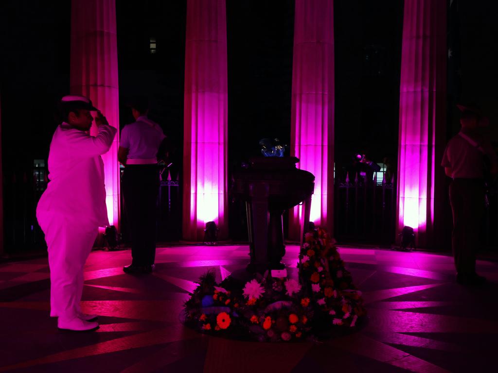 A soldier lays a wreath during the ANZAC Day Dawn Service held in Brisbane. Picture: NCA NewsWire/Tertius Pickard