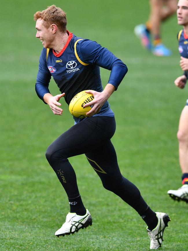 Crows forward Tom Lynch completed a full training session on Wednesday and will be in the mix for selection to take on Essendon at Adelaide Oval on Friday night. Picture: AAP Image/David Mariuz