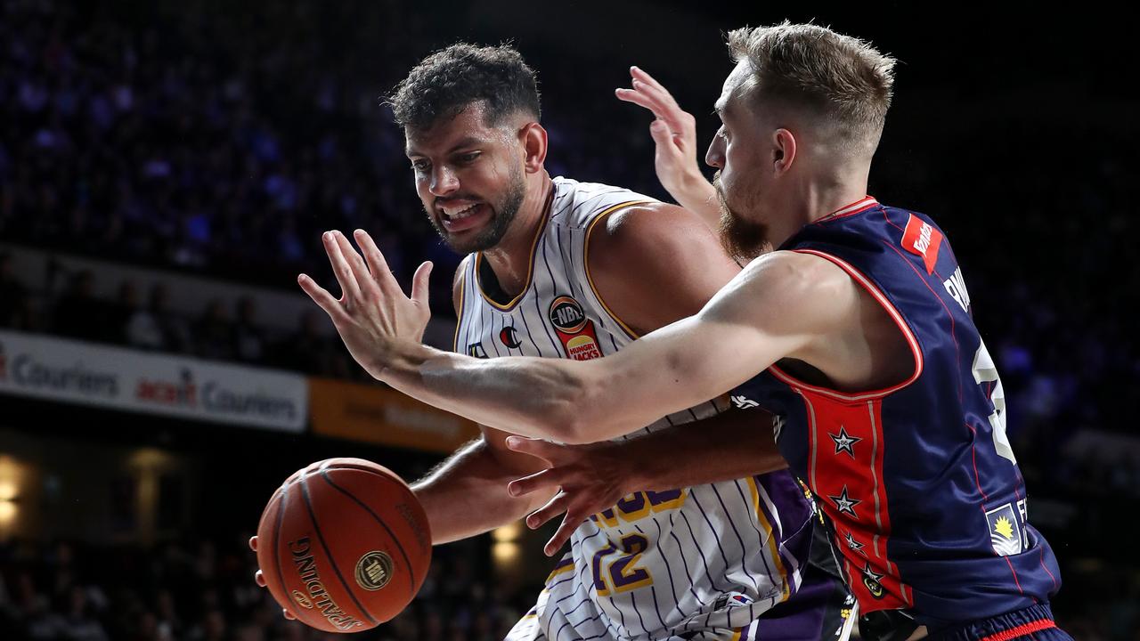 League-leading Kings stunned by 36ers in Adelaide