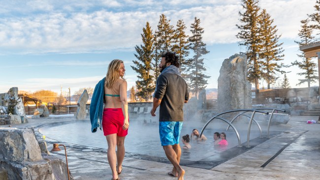 5 things I learned at a hot springs party in Montana