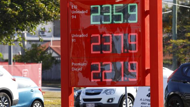 BRISBANE, AUSTRALIA - NewsWire Photos SEPTEMBER 29, 2023: Unleaded fuel has jumped to 237.9 cents per litre, the highest price ever in Brisbane and Queensland. Picture: NCA NewsWire/Tertius Pickard
