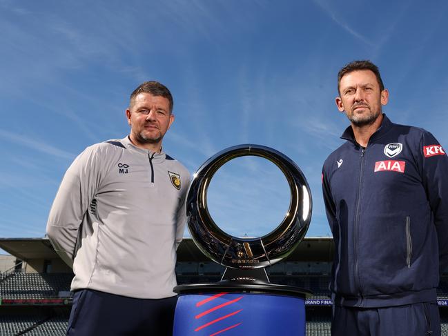 Central Coast Mariners coach Mark Jackson (left) and his Melbourne Victory counterpart Tony Popovic are eyeing the A-League title. Picture: Mark Metcalfe/Getty Images)