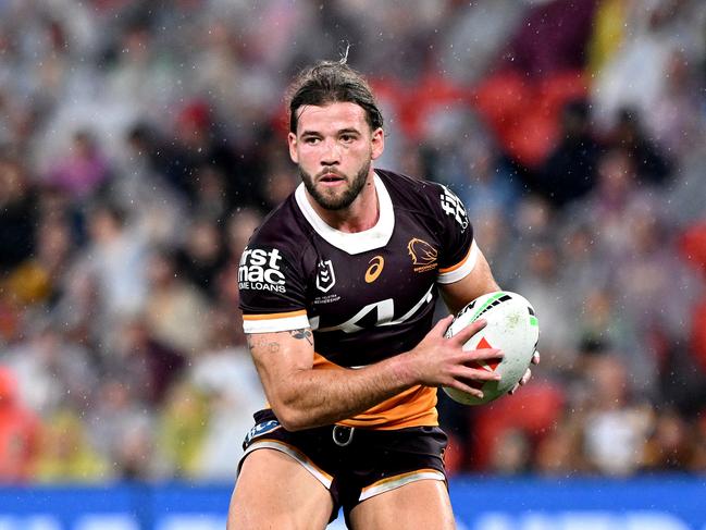 Hetherington still faces a conundrum, as he seeks more game time battling Pat Carrigan for the No.13 jumper. Picture: Getty Images