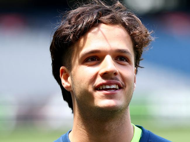 MELBOURNE, AUSTRALIA - DECEMBER 23: Sam Konstas of Australia speaks to the media ahead of an Australia Men's Test Squad training session at Melbourne Cricket Ground on December 23, 2024 in Melbourne, Australia. (Photo by Josh Chadwick/Getty Images)