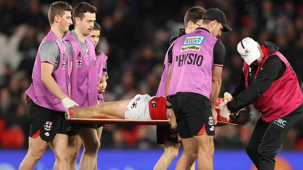 Carlton Blues v St Kilda Saints, nouvelles sur les blessures, affrontement à la tête, Hunter Clark, Dan Butler, civière, David Mackay, tribunal