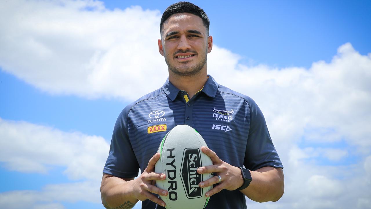 Valentine Holmes makes first NFL plays for the New York Jets, but