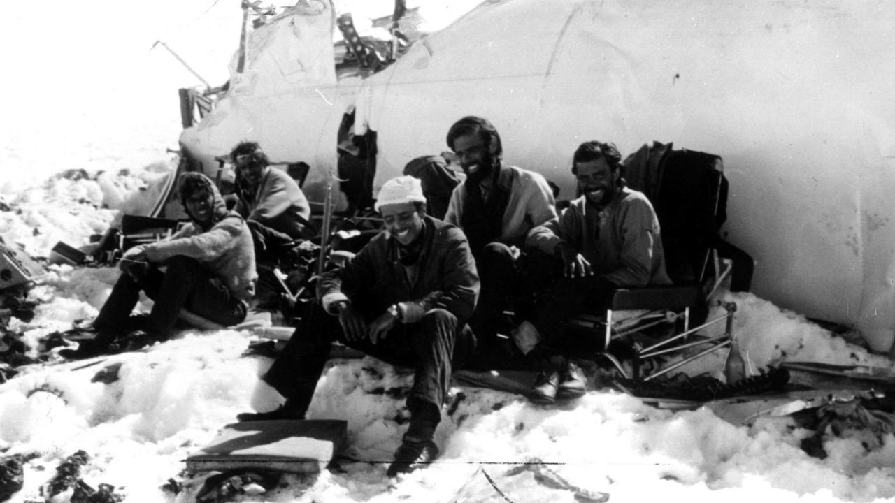 Vol 571 Crash Dans Les Andes Flight 571 plane crash: Survivors made gruesome cannibal pact | The