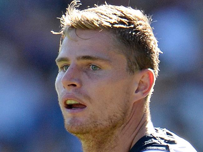 SPORT - AFL, NAB Challenge, Fremantle Dockers vs Geelong Cats, Subiaco Oval, Perth. Phto by Daniel Wilkins. PICTURED- Geelong's Nathan Vardy looks down field for an option