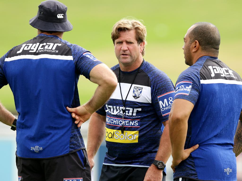 Coach Des Hasler (C) had a rocky run at the Bulldogs. Picture: Gregg Porteous