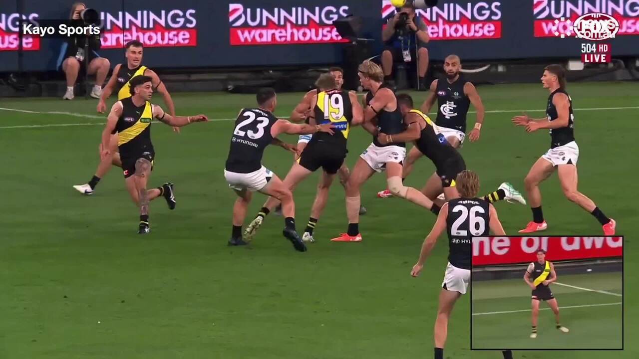 The Fox Footy panel debates Tom Lynch's contentious high shot on Tom De Koning