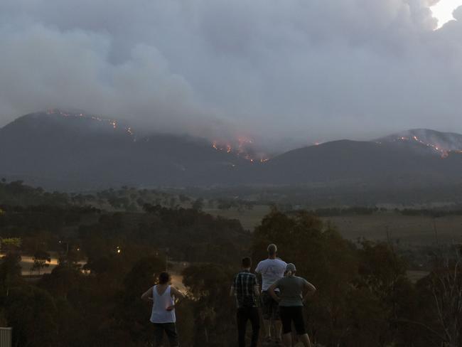 CANBERRA, AUSTRALIA - JANUARY 31: > on January 31, 2020 in Canberra, Australia. ACT Chief Minister Andrew Barr declared a State of Emergency on Friday, as the Orroral Valley bushfire continues to burn out of control. Hot and windy weather conditions forecast for the weekend are expected to increase the bushfire threat to homes in the Canberra region. It is the worst bushfire threat for the area since 2003, when four people died and 470 homes were destroyed or damaged. (Photo by Brook Mitchell/Getty Images)