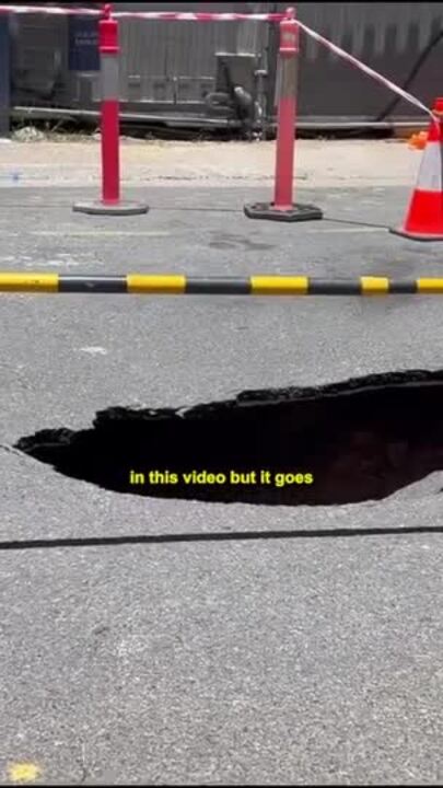 Growing sinkhole at Gold Coast construction site