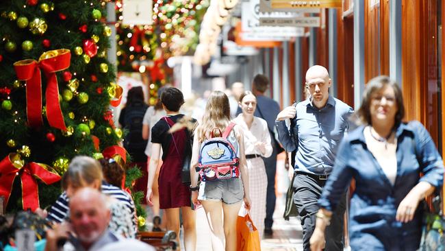 ADELAIDE, AUSTRALIA - NewsWire Photos December 16,  2020: Christmas shoppers are seen in Rundle Mall Adelaide. Picture: NCA NewsWire / David Mariuz