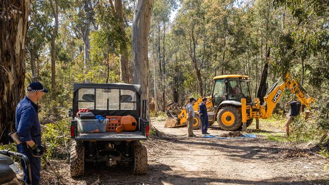 Police and forensics searching for remains of campers Russell Hill and Carol Clay. Picture: Jason Edwards