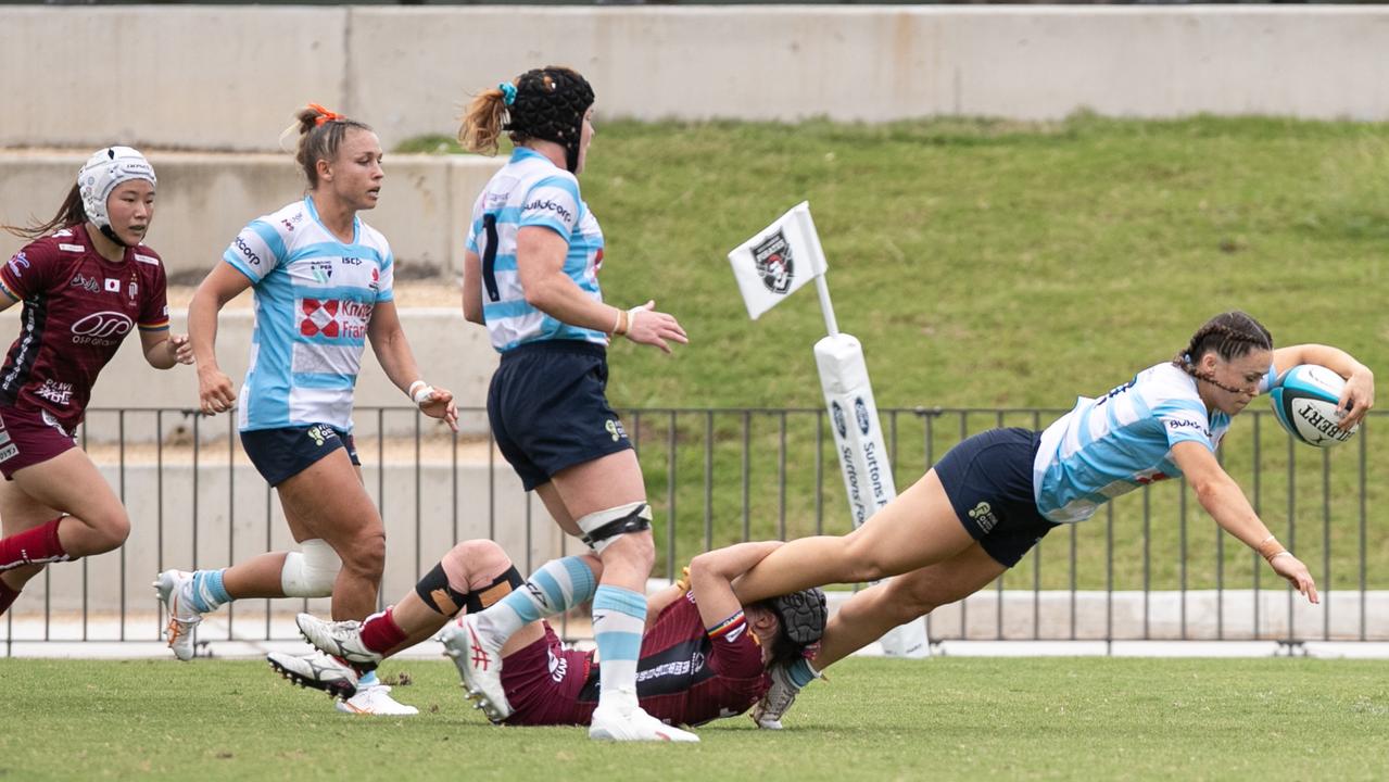 Desiree Miller scores in the corner. Picture: Julian Andrews