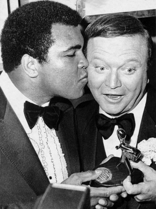 Boxer Muhammad Ali with Newton at the 1979 Logie Awards.