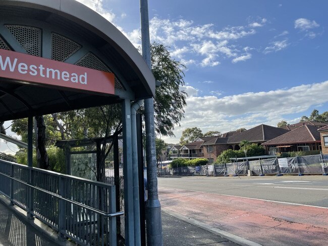 Westmead train station