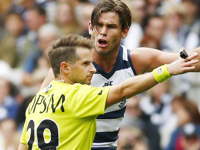 AFL - Round 1 - Geelong v Hawthorn at MCG , Geelong's Tom Hawkins not happy with the umpire. 28th March 2016. Picture: Colleen Petch.