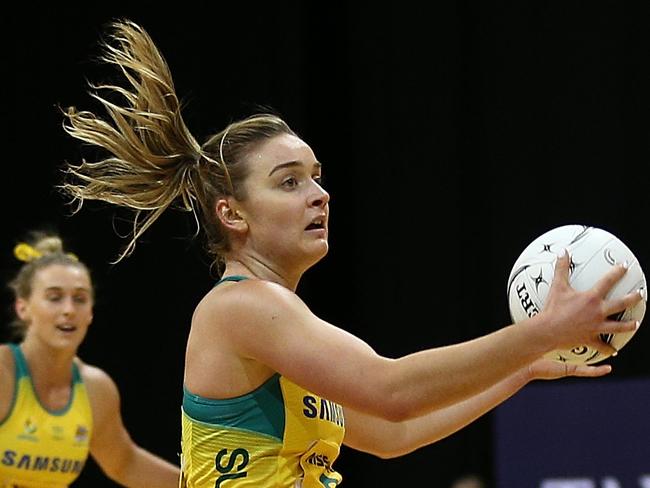 Liz Watson of Australia receives the ball during the Netball Constellation Cup match between the New Zealand Silver Ferns and the Australian Diamonds at Claudelands Arena in Hamilton, New Zealand, Sunday, October 14, 2018. (AAP Image/David Rowland) NO ARCHIVING, EDITORIAL USE ONLY