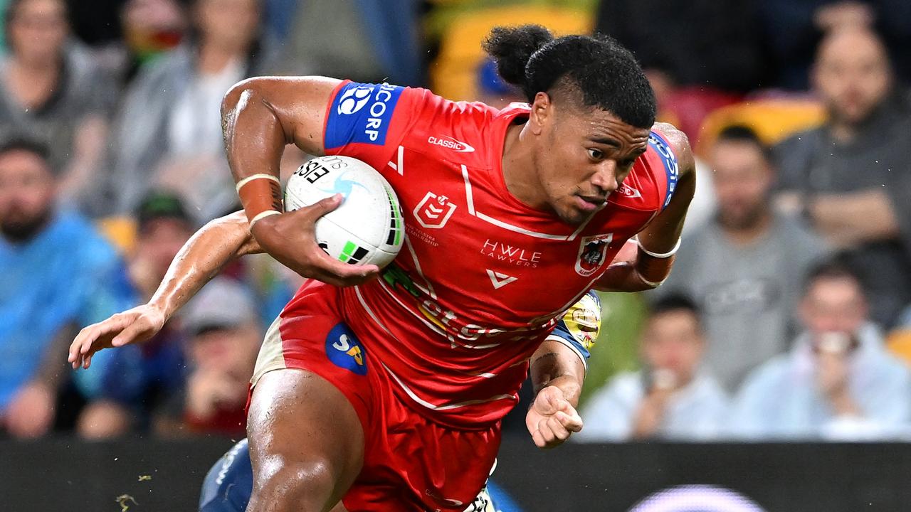 Moses Suli put the Dragons in front in the 70th minute. Picture: Bradley Kanaris/Getty Images